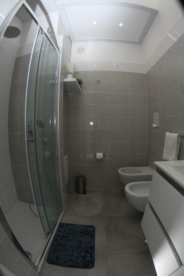 Casa Adamo Apartment เนเปิลส์ ภายนอก รูปภาพ