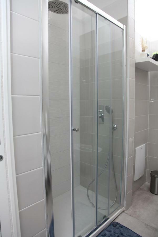 Casa Adamo Apartment เนเปิลส์ ภายนอก รูปภาพ
